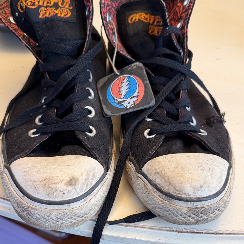 Mens Black Grateful Dead Converse Canvas High-Top Sneakers with Graphic Liner